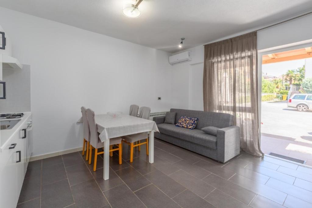 Apartments Orange 167 Новиград Екстериор снимка
